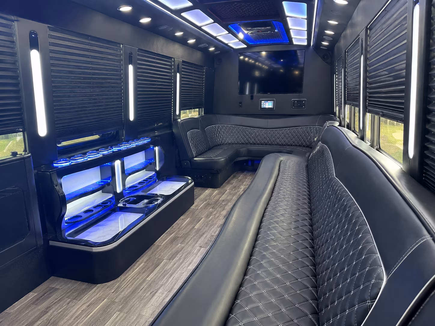 Columbus Birthday, Sweet 16, & Quinceañera Transportation group transportation