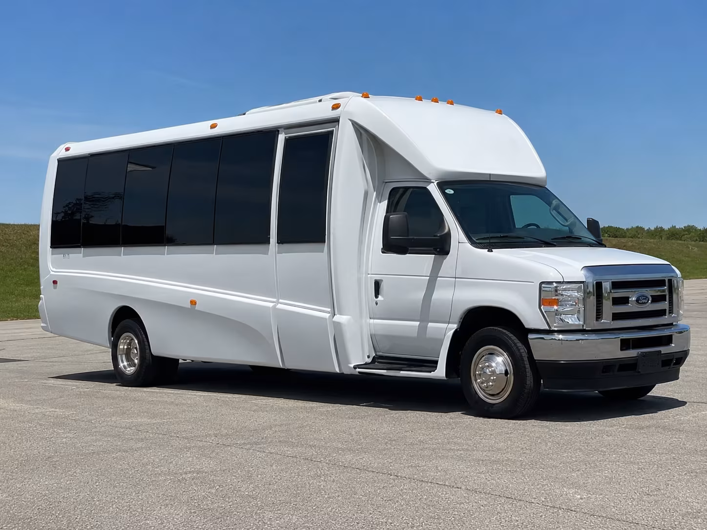 Kettering Birthday, Sweet 16, & Quinceañera Party Bus Rentals