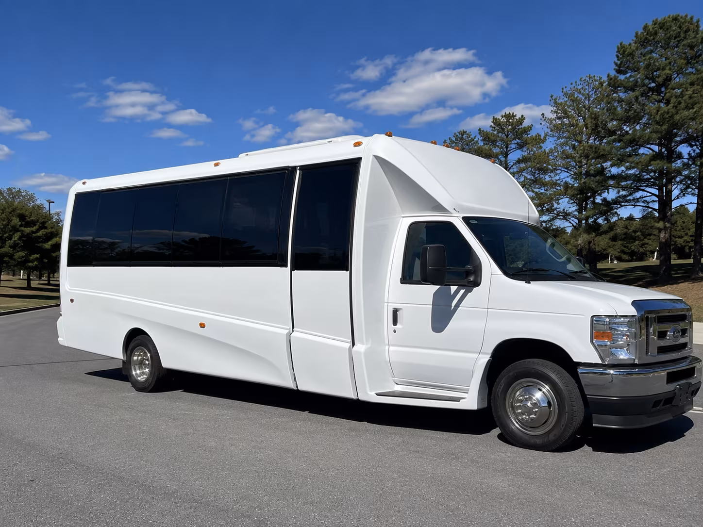 Middletown Winery Tour & Pub Crawl Transportation