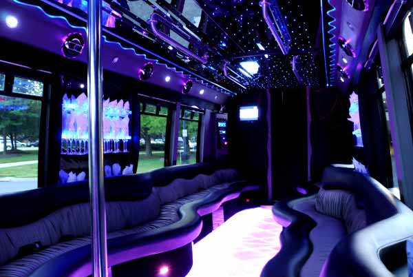 22 people party bus Commercial Point